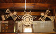 Museum of traditional culture in Braslav, Поющие жаворонки из соломы и восьмиконечная звезда символ солнца. Символизирует весеннее равноденствие 