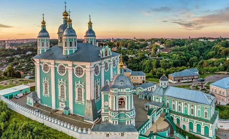 Смоленск – город древний, город вечно молодой 