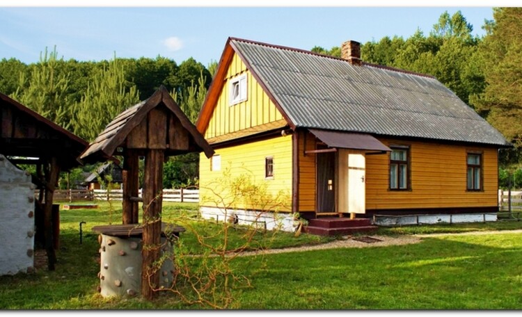 Sunny house in Belovezhskaya Pushcha