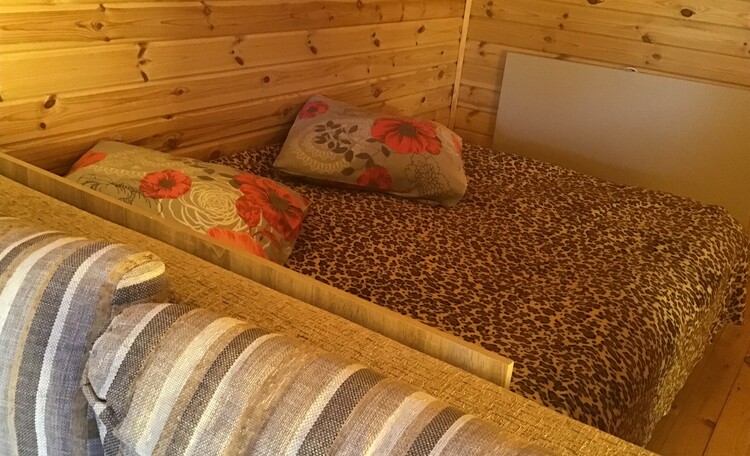 Двуспальная кровать на 2-м этаже дома Терем