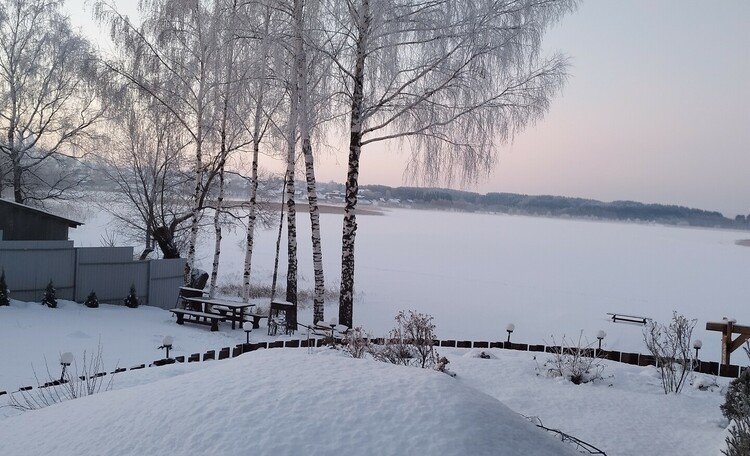 По снегу, по белому снегу...