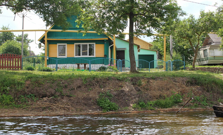 Дом вид с озера
