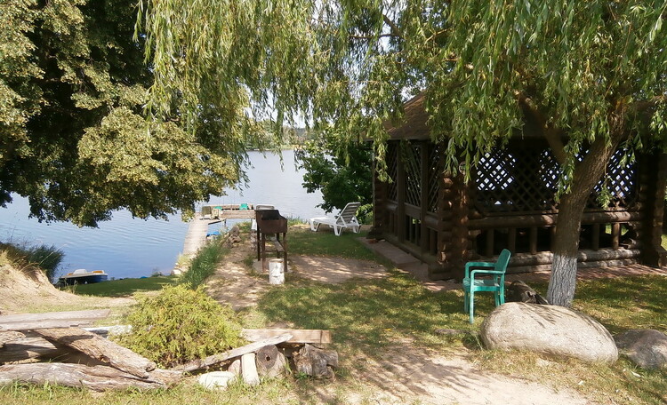 Усадьба «Клевое местечко» на берегу Осиповичского водохранилища