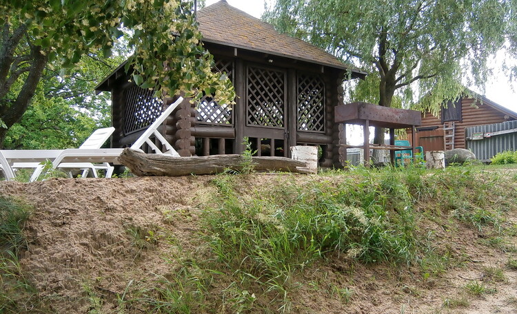 Усадьба «Клевое местечко» на берегу Осиповичского водохранилища