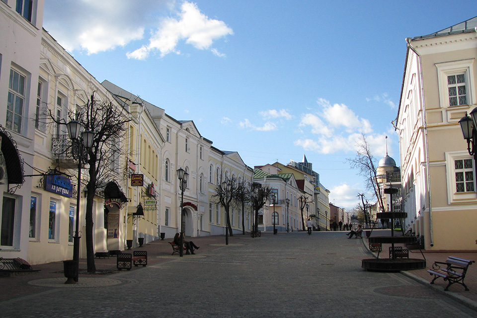 Ратуша в Витебске, Вид на улицу Суворова