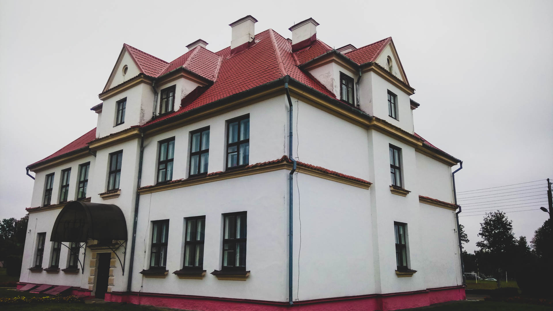 В Ка́менец