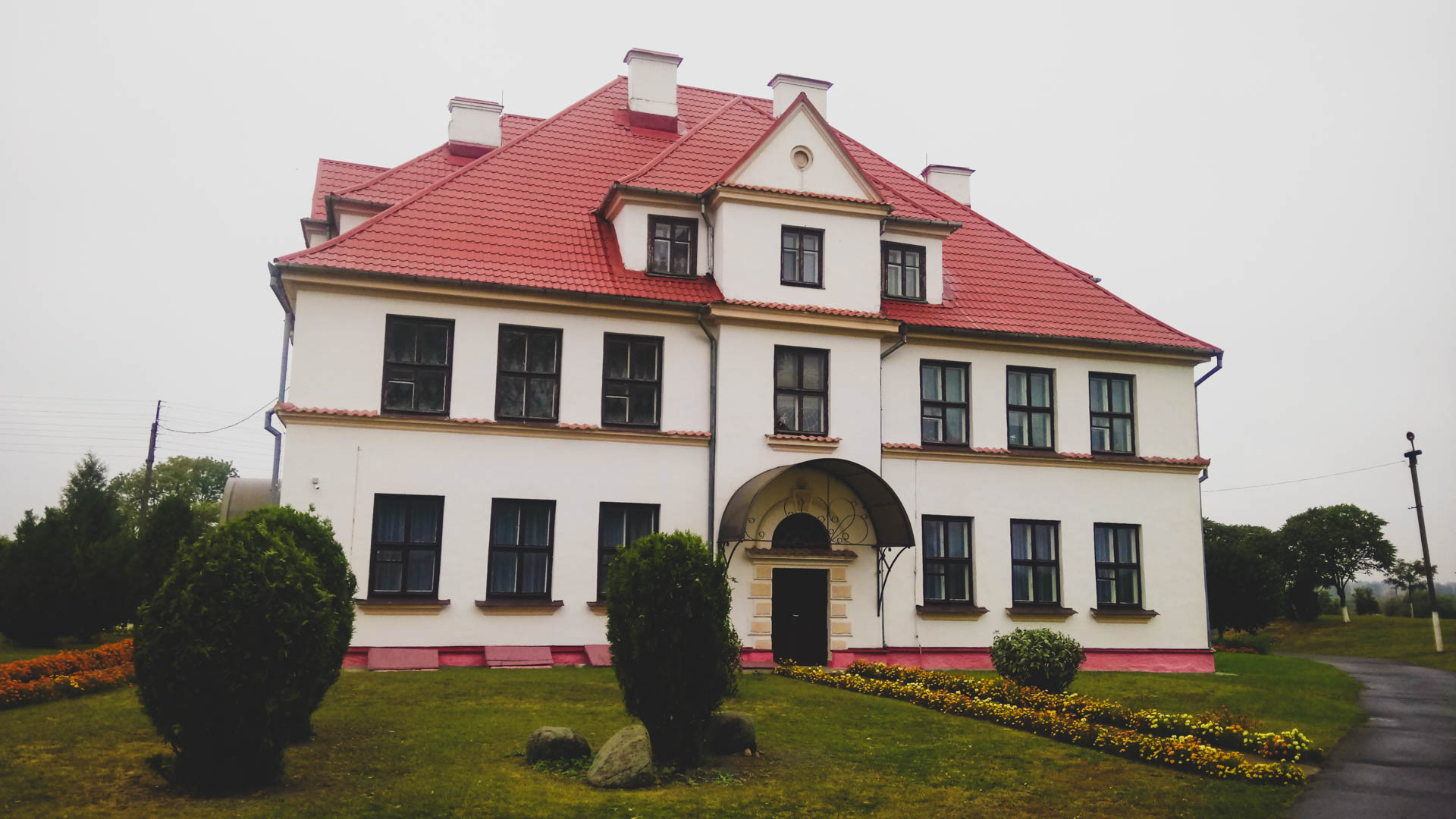 В Ка́менец